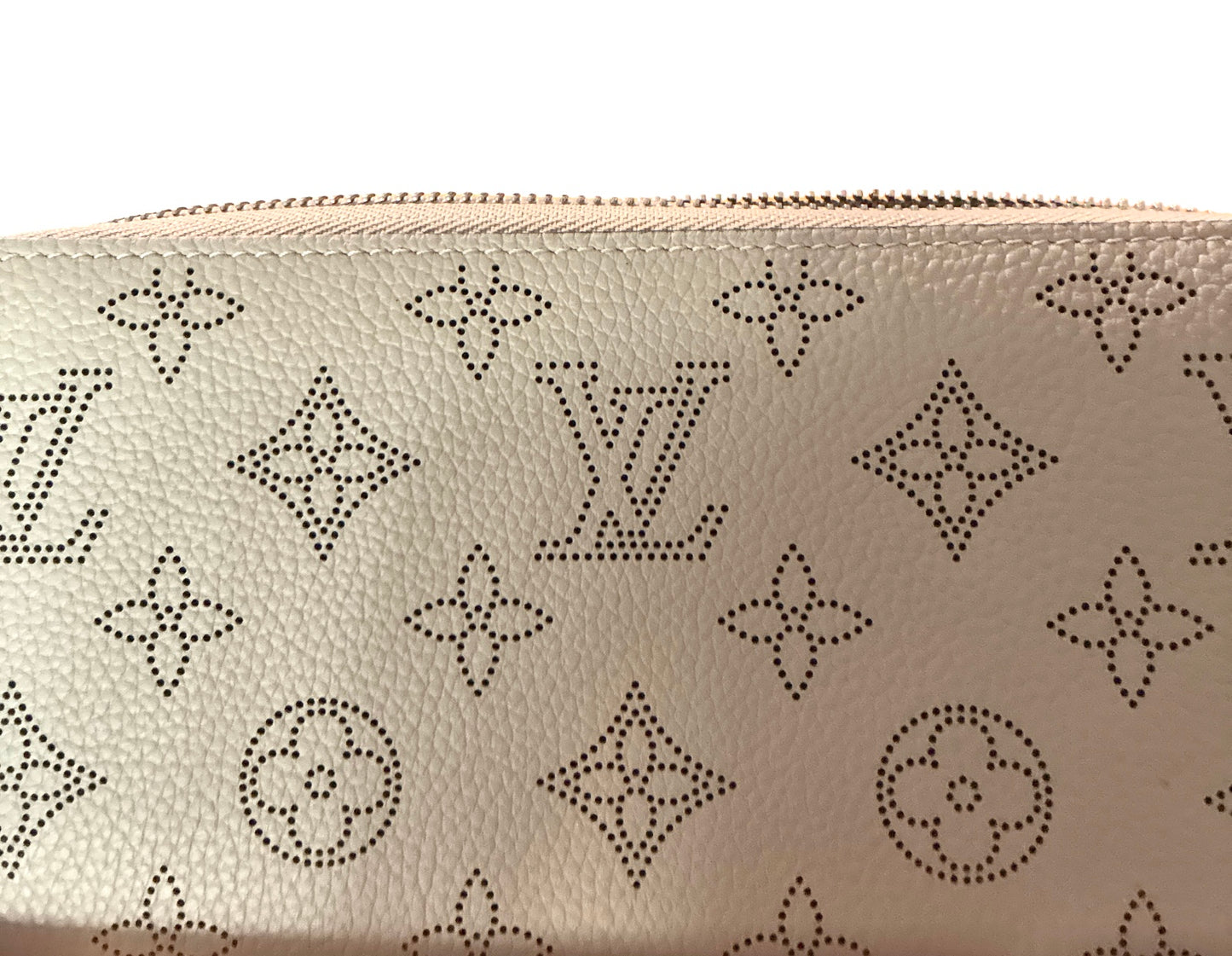 LOUIS VUITTON ZIPPY monogram wallet BNIB