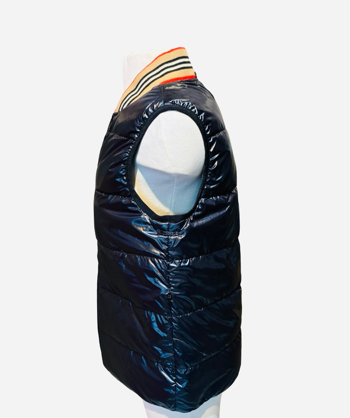 BURBERRY VEST SZM $225